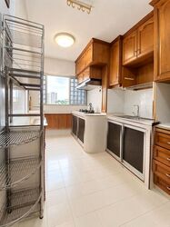 Blk 330 Bukit Batok Street 33 (Bukit Batok), HDB Executive #633879111